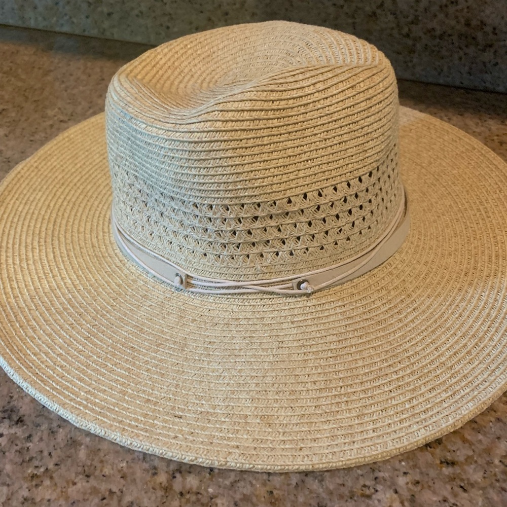 Carly Jean hat